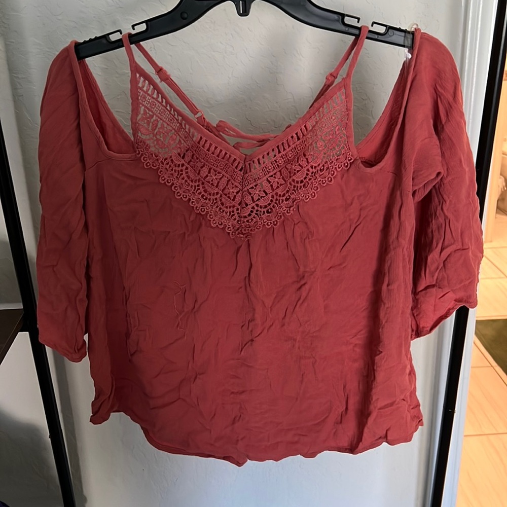 Orange reddish top